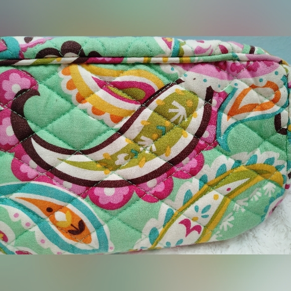 *RETIRED* Vera Bradley Crossbody Purse in Frutti Tutti Green and Pink Paisley - Picture 16 of 16